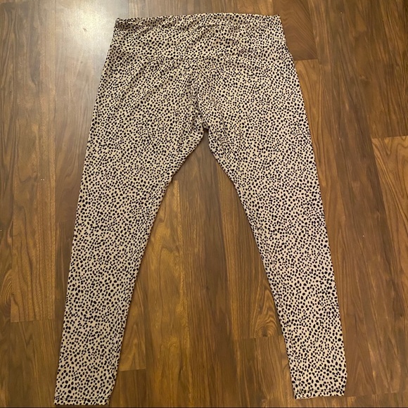 NWT 143 Story Cheetah Spot Leggings - Picture 2 of 4